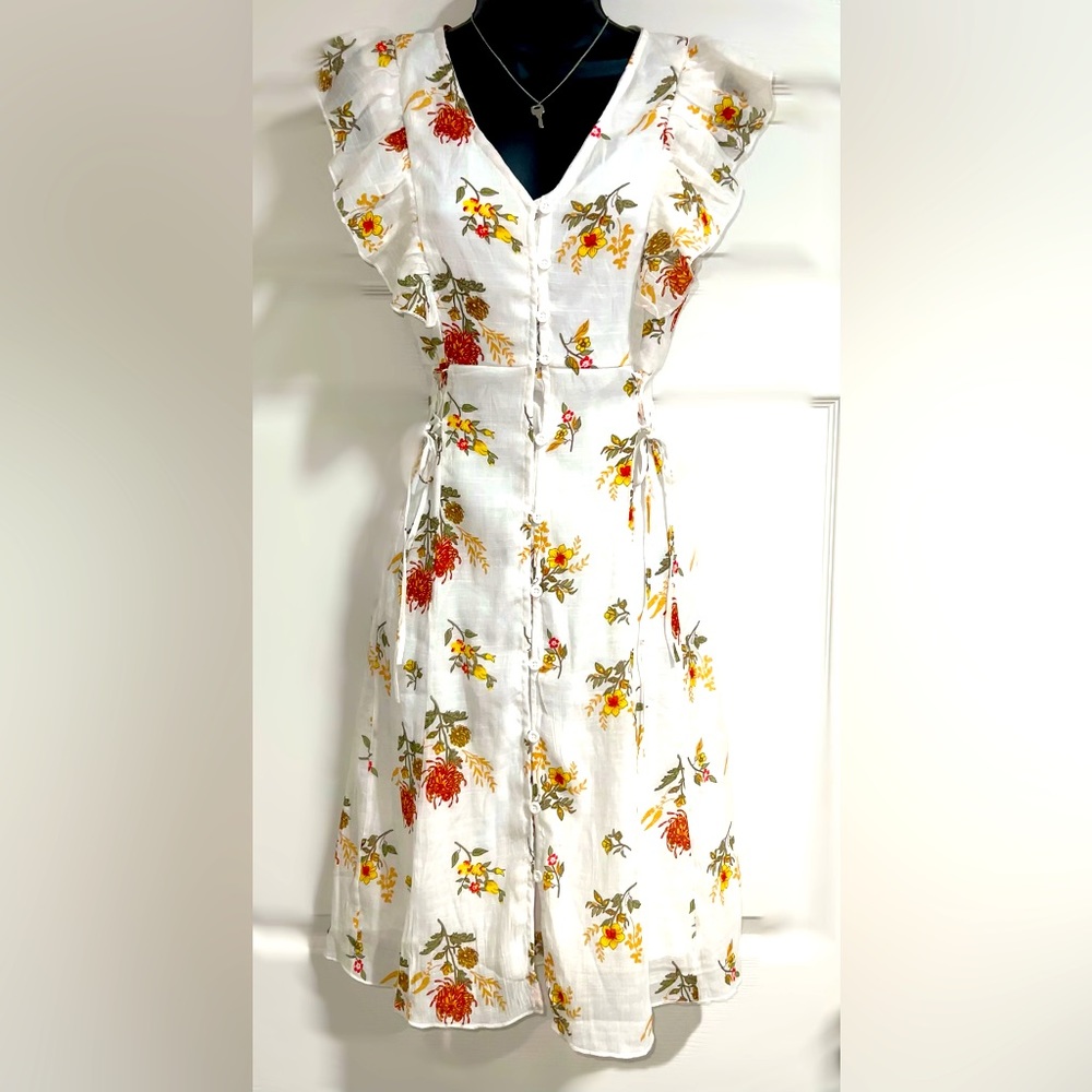 Women’s flowery pattern short sleeve dress.  Size S. NWT